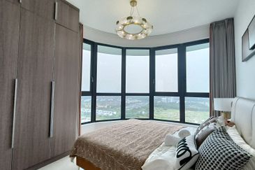 The M @ Medini Macrolink