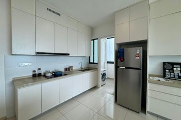 The M @ Medini Macrolink