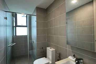 The M @ Medini Macrolink