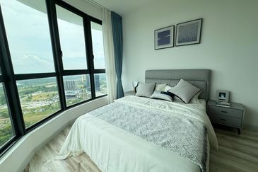 The M @ Medini Macrolink