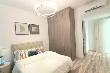 The M @ Medini Macrolink