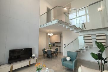 The M @ Medini Macrolink