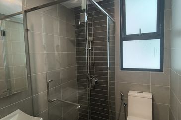 The M @ Medini Macrolink