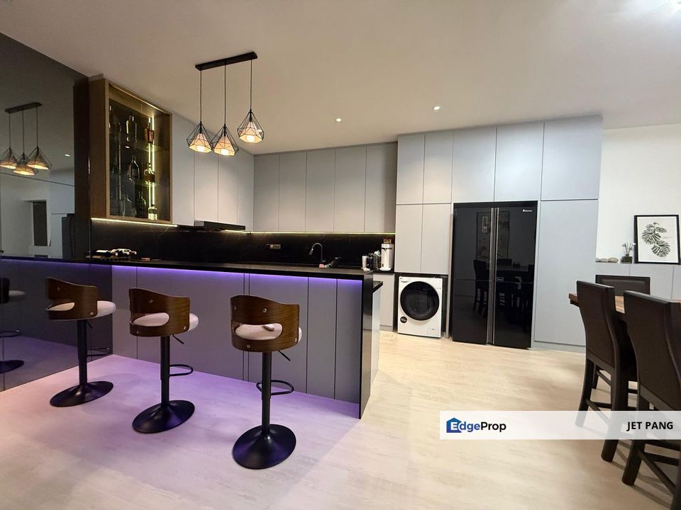 Green Haven 3 Bedrooms Unit for Sale - Fully Renovated Fully Furnished Ready Move-in Condition with Partial Seaview, High Floor Freehold 24h G&G, Johor, Masai