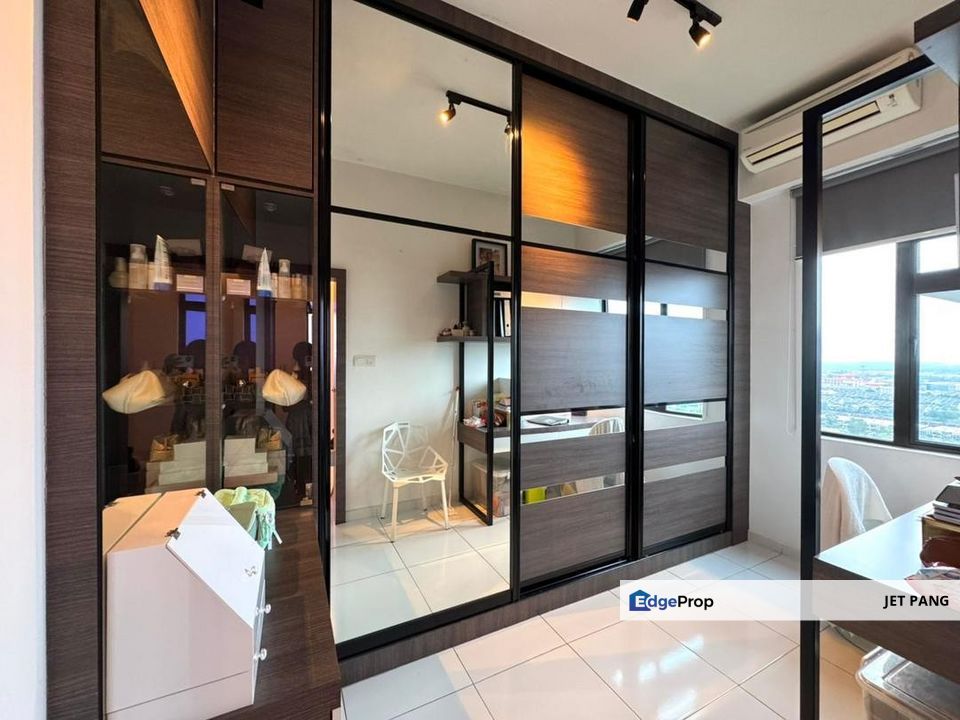 Setia Tropika Sky Garden 2 Bedrooms Unit for Sale below Market Value - Fully Renovated & Furnished - Freehold 24h G&G, Johor, Setia Tropika