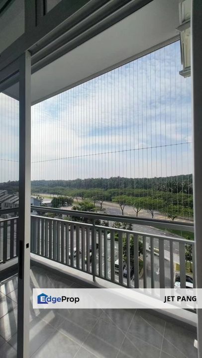 Seri Austin Camellia Residence 2+1 Bedrooms Unit for Sale - 2 Carpark Lots Freehold 24 hours Gated & Guarded, Johor, Johor Bahru