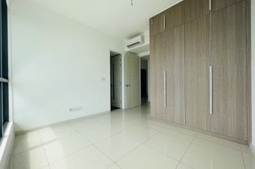 The M @ Medini Macrolink