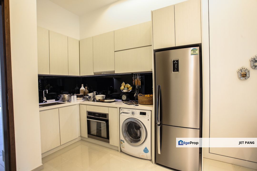 Medini Iskandar Puteri 2 bedrooms with 2 carparks - Foreigner Welcome - CW bus downstairs to Tuas - Nearby Eco Botanic & International Schools , Johor, 