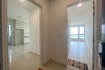 The M @ Medini Macrolink