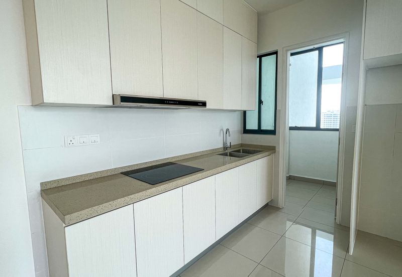 The M @ Medini Macrolink