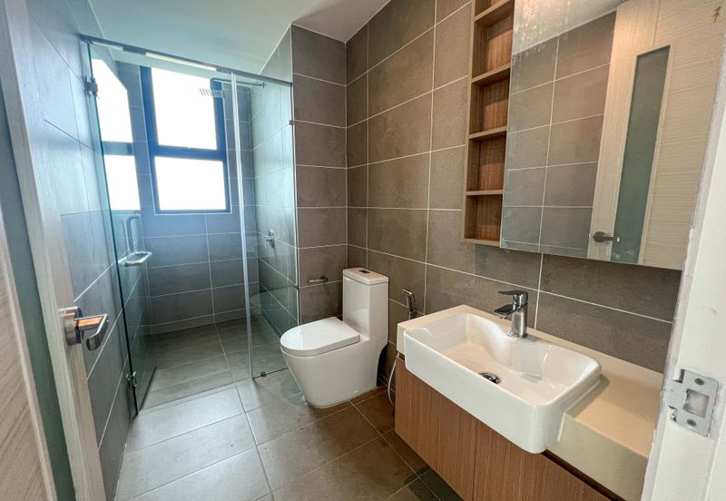 The M @ Medini Macrolink