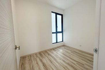 The M @ Medini Macrolink