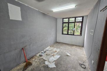 Taman Putri Kulai Flat