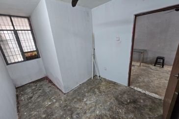 Taman Putri Kulai Flat