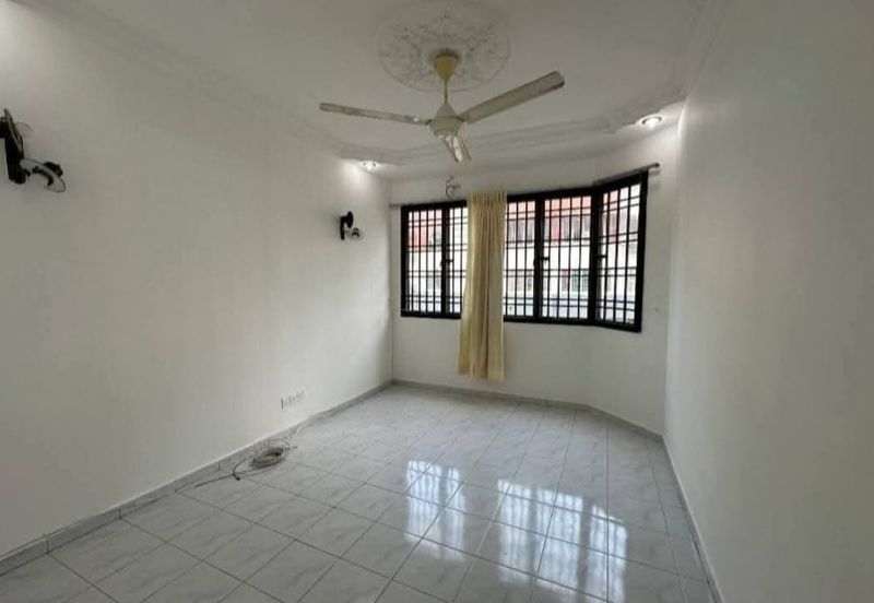 Sri Putra Apartments