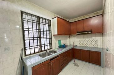 Sri Putra Apartments