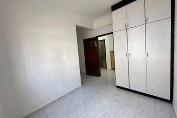 Sri Putra Apartments