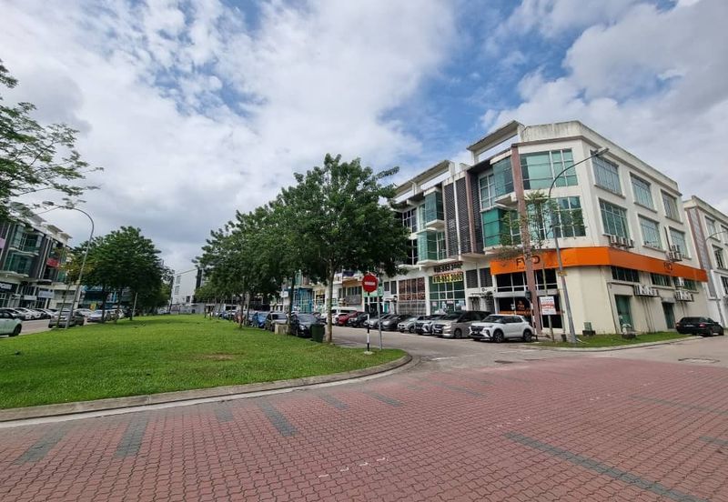 Pusat Perdagangan Danga Utama