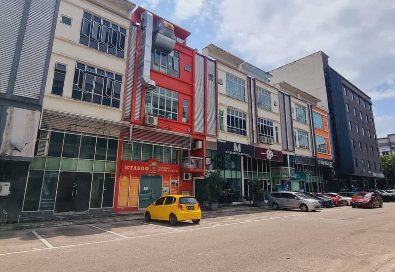 Pusat Perdagangan Danga Utama