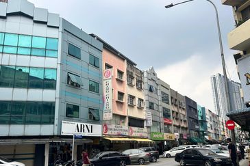 Corner 4 Storey Shoplot For Sale Nearby Lalaport Exchange TRX and Berjaya Time Square