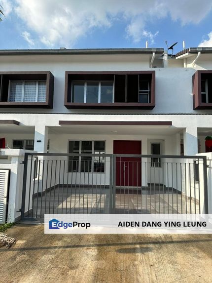 Basic Furnish Unit For Sale In Chimes Rimbayu Gated Guarded Ready View, Selangor, Telok Panglima Garang