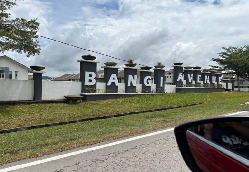 Bangi Avenue