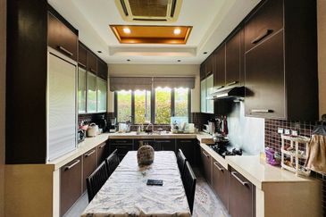 Perdana Lakeview East