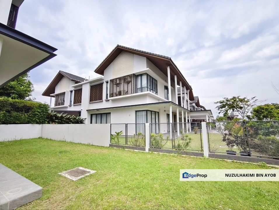 RENOVATED ELMINA EAST TIANA SEMI DETACHED DOUBLE STOREY @ U16, SHAH ALAM, Selangor, Shah Alam