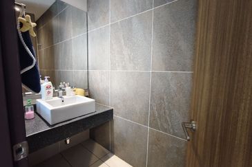 Tiana Elmina Gardens