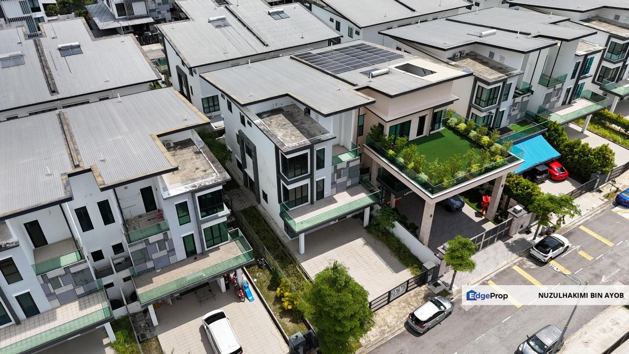 TRIPLE STOREY SEMI DETACHED - D PRESTIJ TAMAN VILLA PERDANA - KAJANG - BARE NEW UNIT - BEHIND MCD, Selangor, Kajang