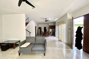 [FREEHOLD] 38X75 NON BUMI FACING OPEN PARTIAL FURNISHED 3 STOREY SEMI DETACHED HOUSE AT KAYU MANIS GARDEN VILLA SEKSYEN 5 BANGI