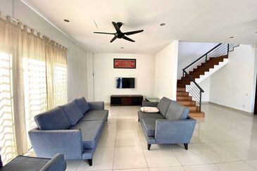[FREEHOLD] 38X75 NON BUMI FACING OPEN PARTIAL FURNISHED 3 STOREY SEMI DETACHED HOUSE AT KAYU MANIS GARDEN VILLA SEKSYEN 5 BANGI