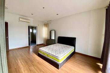 [FREEHOLD] 38X75 NON BUMI FACING OPEN PARTIAL FURNISHED 3 STOREY SEMI DETACHED HOUSE AT KAYU MANIS GARDEN VILLA SEKSYEN 5 BANGI