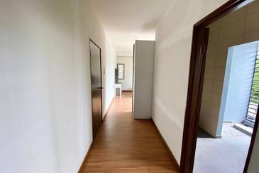 [FREEHOLD] 38X75 NON BUMI FACING OPEN PARTIAL FURNISHED 3 STOREY SEMI DETACHED HOUSE AT KAYU MANIS GARDEN VILLA SEKSYEN 5 BANGI