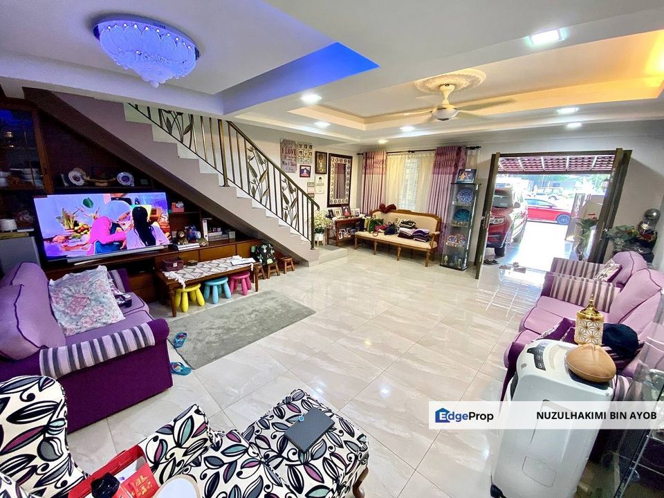 Rumah Teres Double Storey Siap Extand adn Fully Reno, Facing Open at Taman Puchong Indah, Puchong, Selangor, Puchong