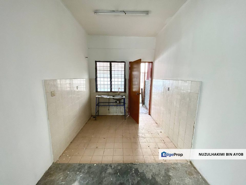 Double Storey Freehold Terrace House At Bandar Mahkota Banting, Selangor, Banting