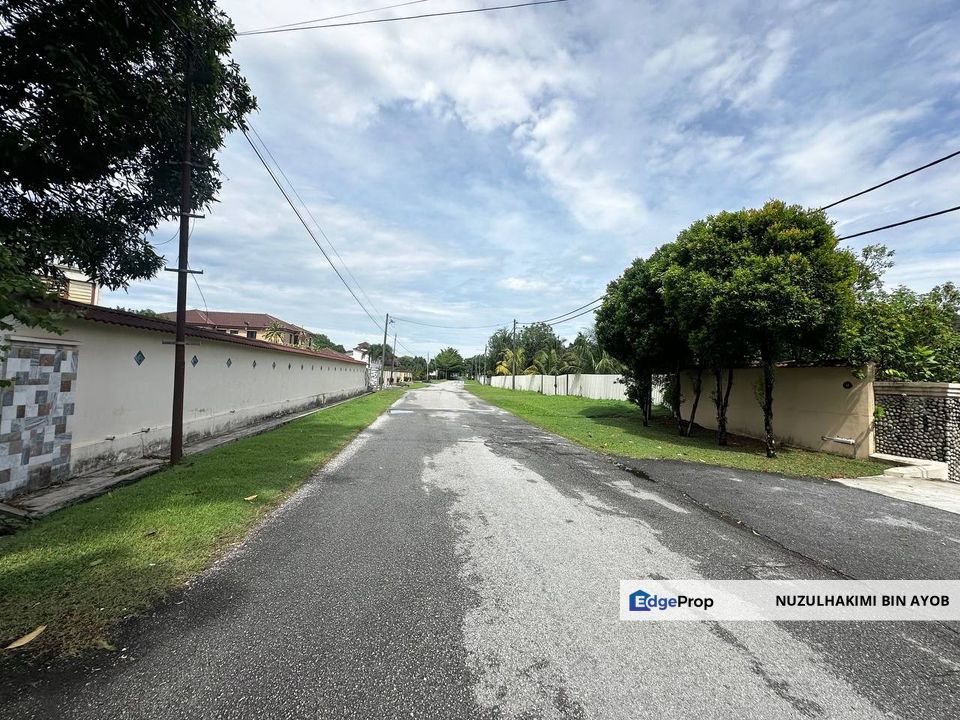 Exclusive Huge Land area with Classic Bungalow at Tiger Lane, Ipoh, Perak, Ipoh