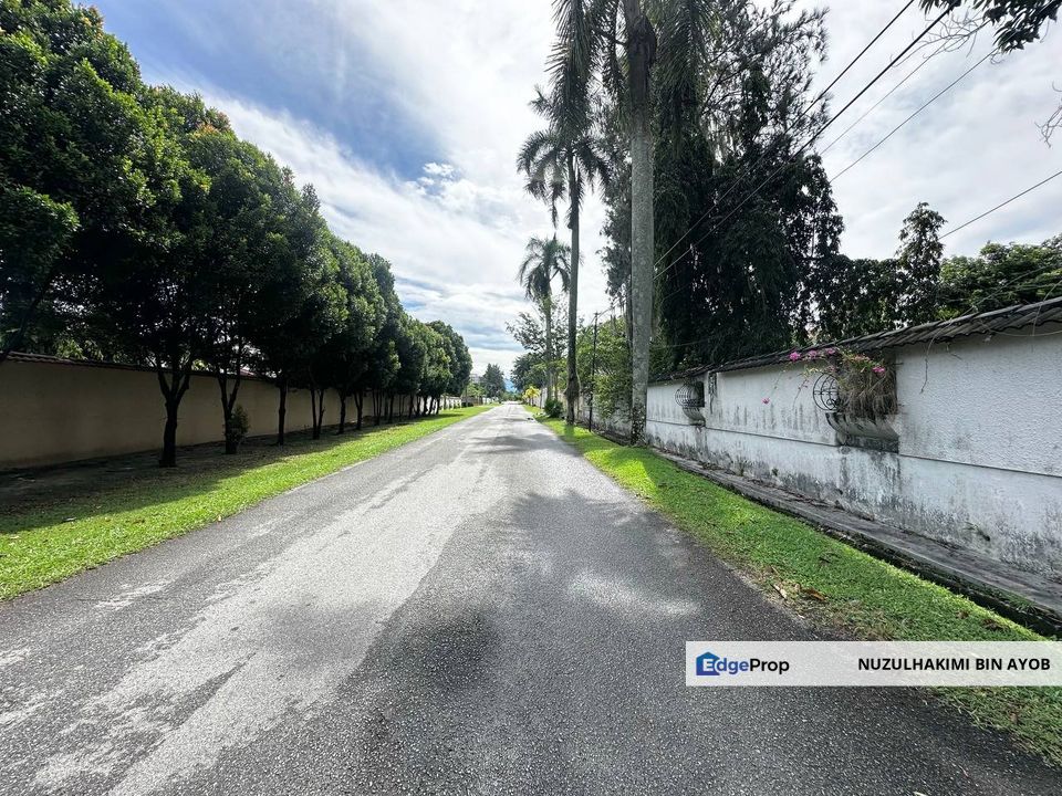 Exclusive Huge Land area with Classic Bungalow at Tiger Lane, Ipoh, Perak, Ipoh