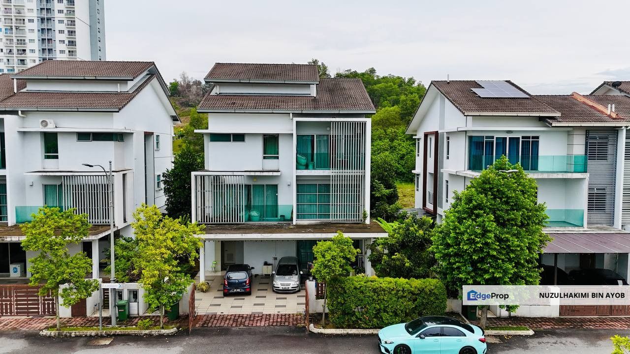 Freehold 3 Storey Bungalow at  1080 Residences , Kajang, Selangor, Kajang