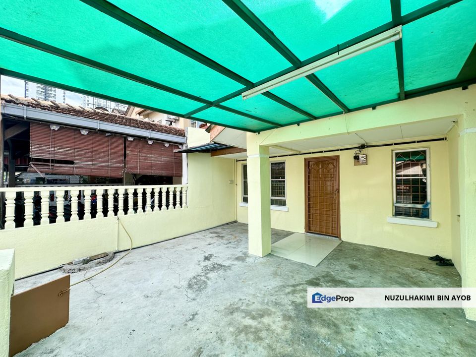 Dekat surau 2 Storey Terrace di Bandar Bukit Mahkota, Selangor, Kajang