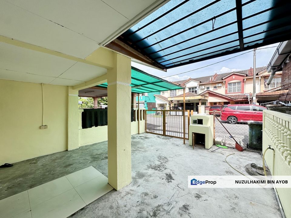 Dekat surau 2 Storey Terrace di Bandar Bukit Mahkota, Selangor, Kajang