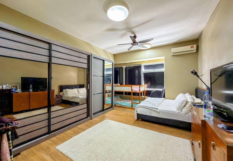 Parkfield Residences, Tropicana Heights