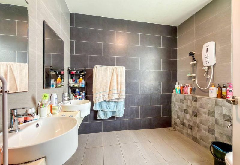 Parkfield Residences, Tropicana Heights