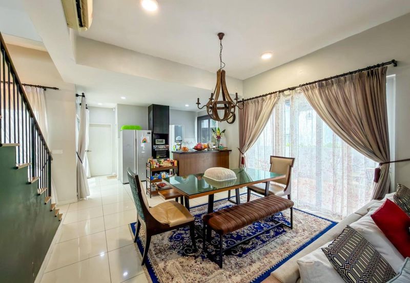 Parkfield Residences, Tropicana Heights