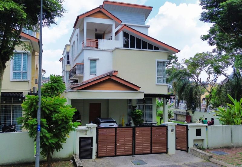 Seksyen 4, Shah Alam