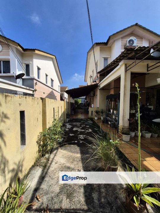 Double Storey End-Lot Unit With Extra Space in Saujana Utama 3, Sungai Buloh, Selangor, Sungai Buloh