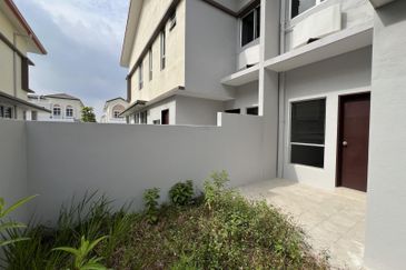 Brand New 2 Storey Semi D Cluster Caralyn at Setia Alam Sari