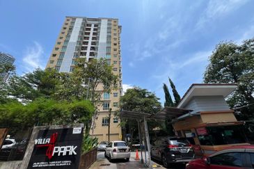 Villa Park Condominium