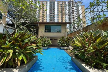 Villa Park Condominium