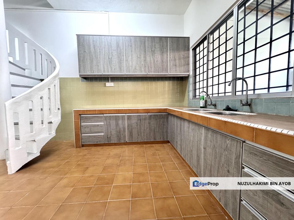 Walking Distance to MRT newly refurbished 2 Storey 20 x 100 at Taman Jelita Kajang, Selangor, Kajang